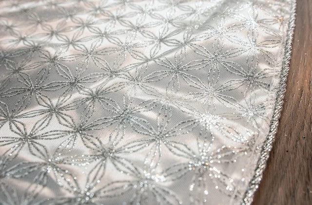 48" White & Silver Tree Skirt With Silver Edge Trim 2 48" White & Silver Tree Skirt With Silver Edge Trim - Image 2